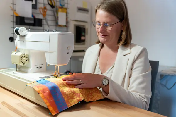 Article 1. Je me présente ! Encore ? 8 Ateliers couture collectif zéro déchet à Antibes.