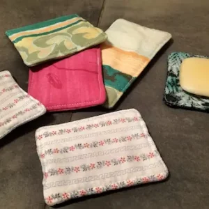 2 poses savon lavable